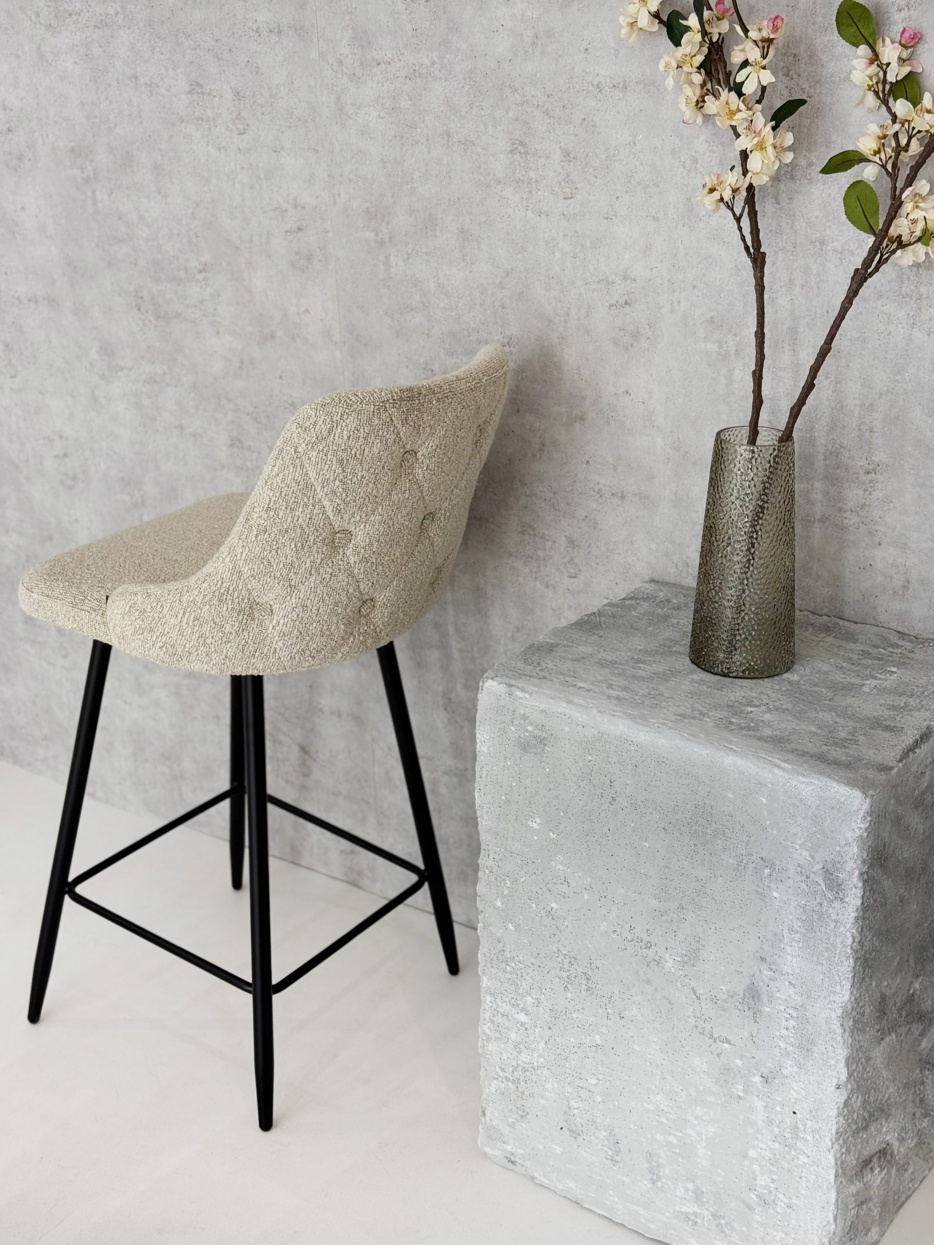 barska stolica HELLA