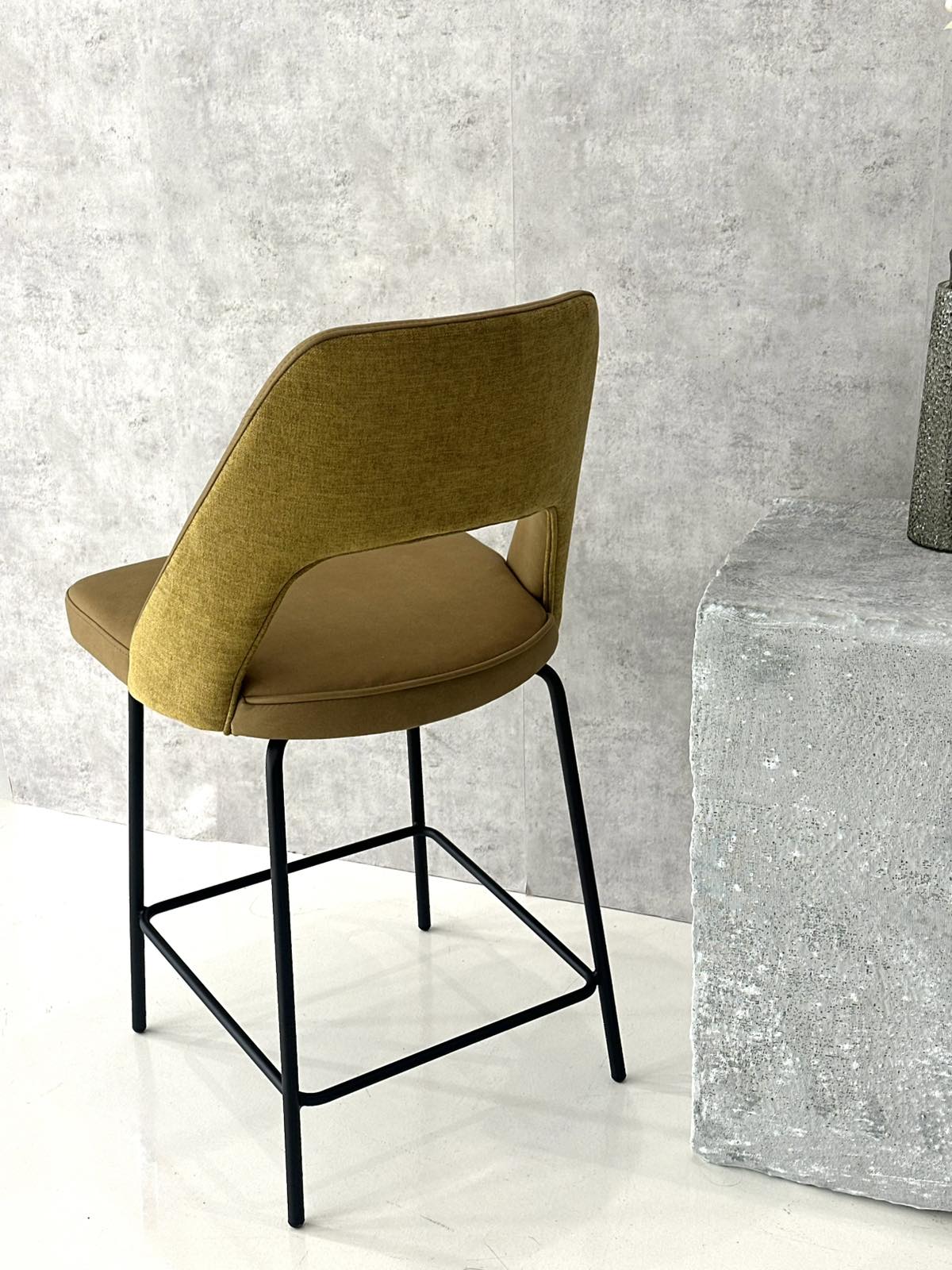 barska stolica ARIELA